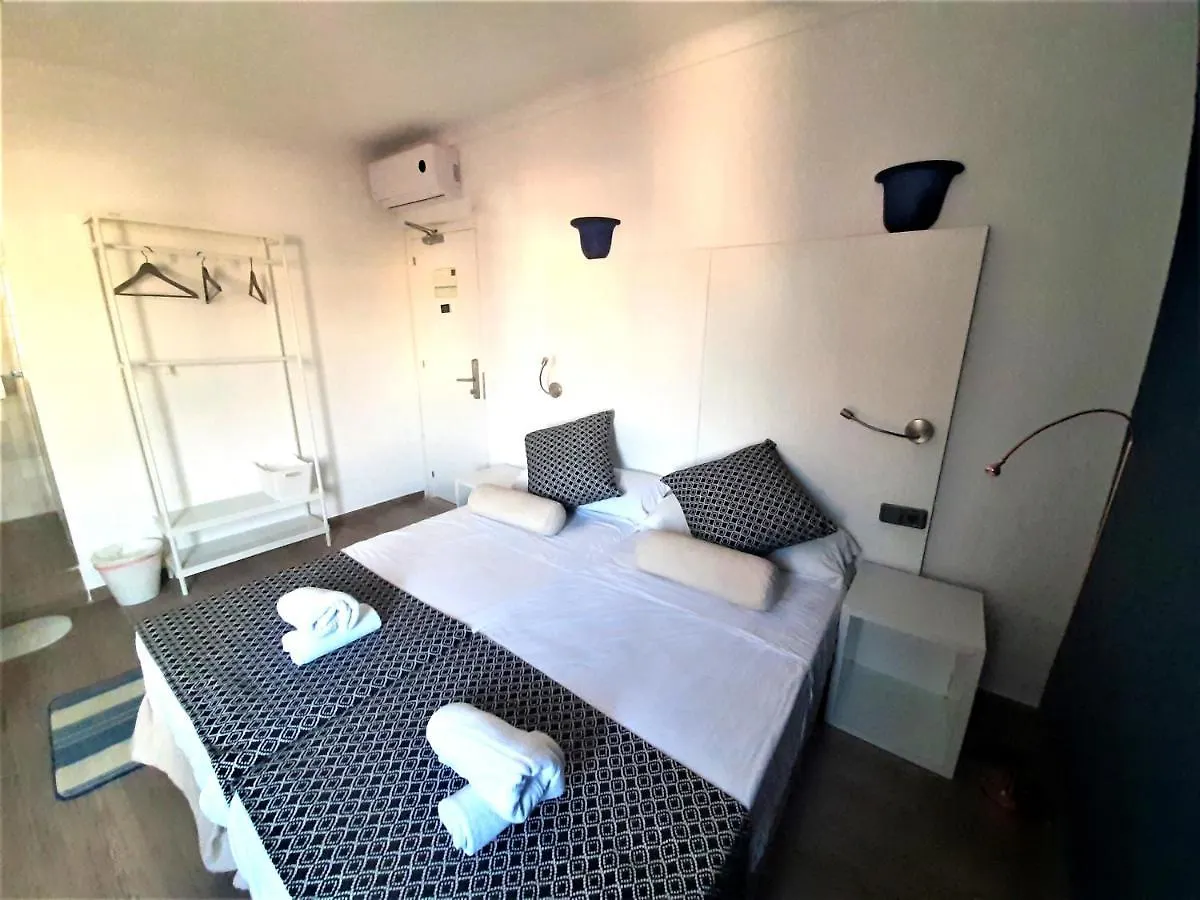 Modern Hostal Cala Ratjada